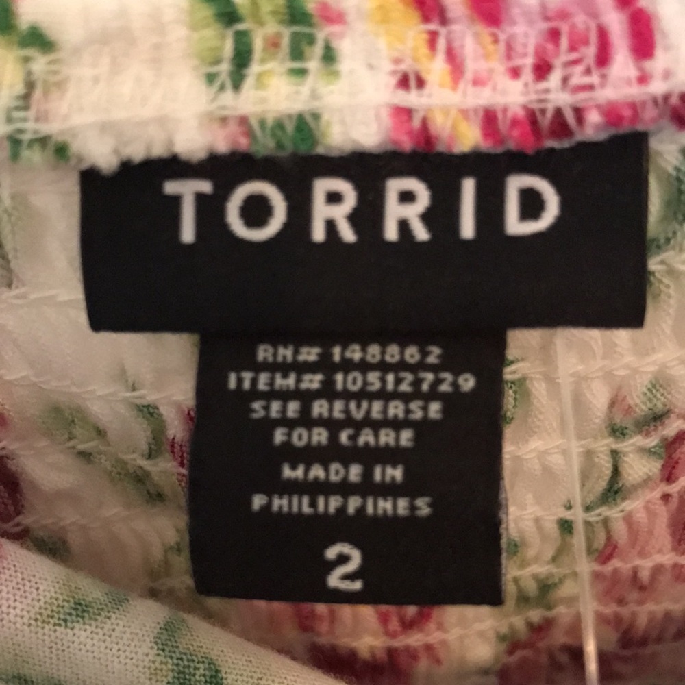 NWT Torrid Rose Ruffle Top - Picture 4 of 9